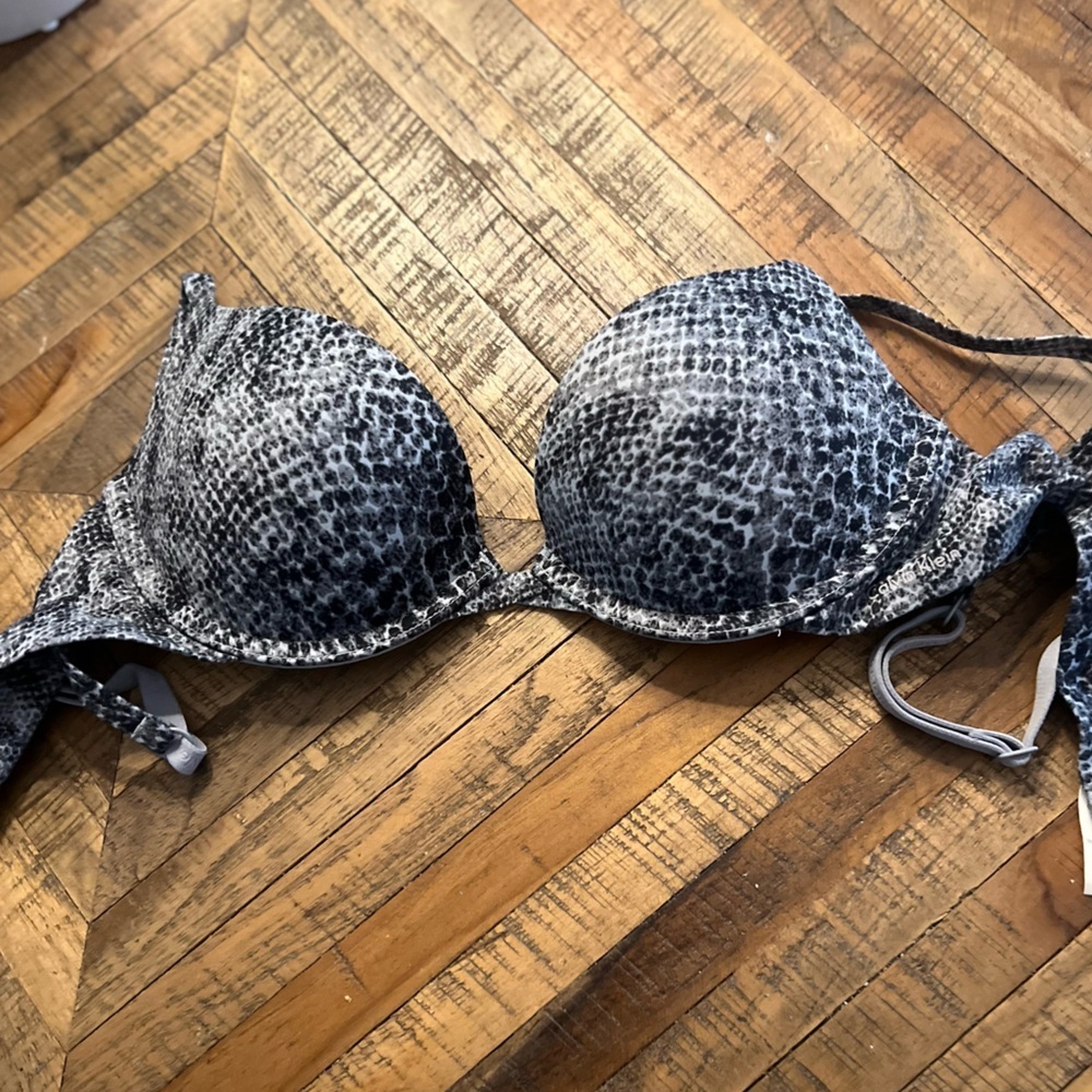 Calvin Klein Bra 32 A